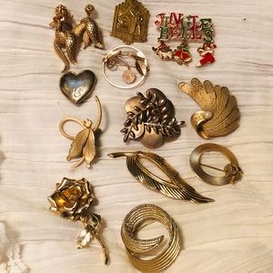 Gold brooch lot vintage